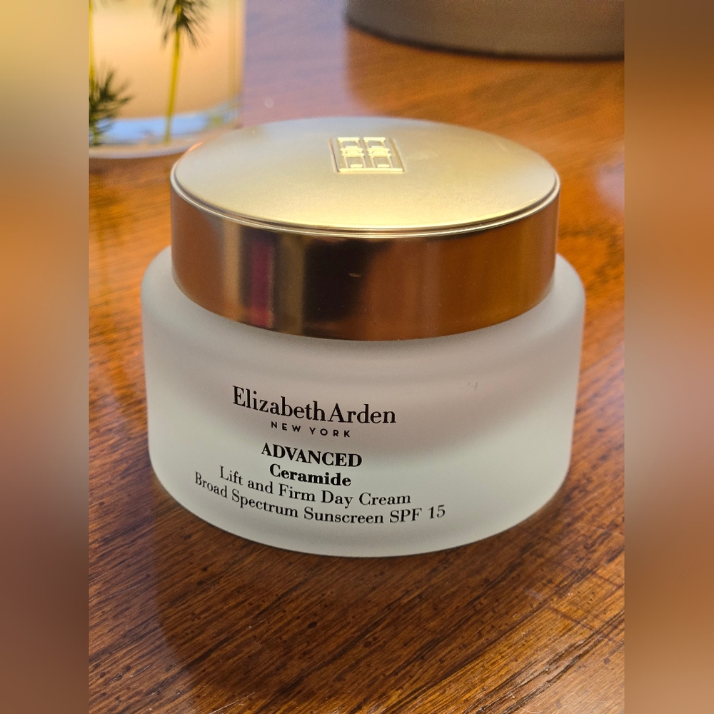 Elizabeth Arden Advanced Ceramide Day‎ Cream - Picture 3 of 8